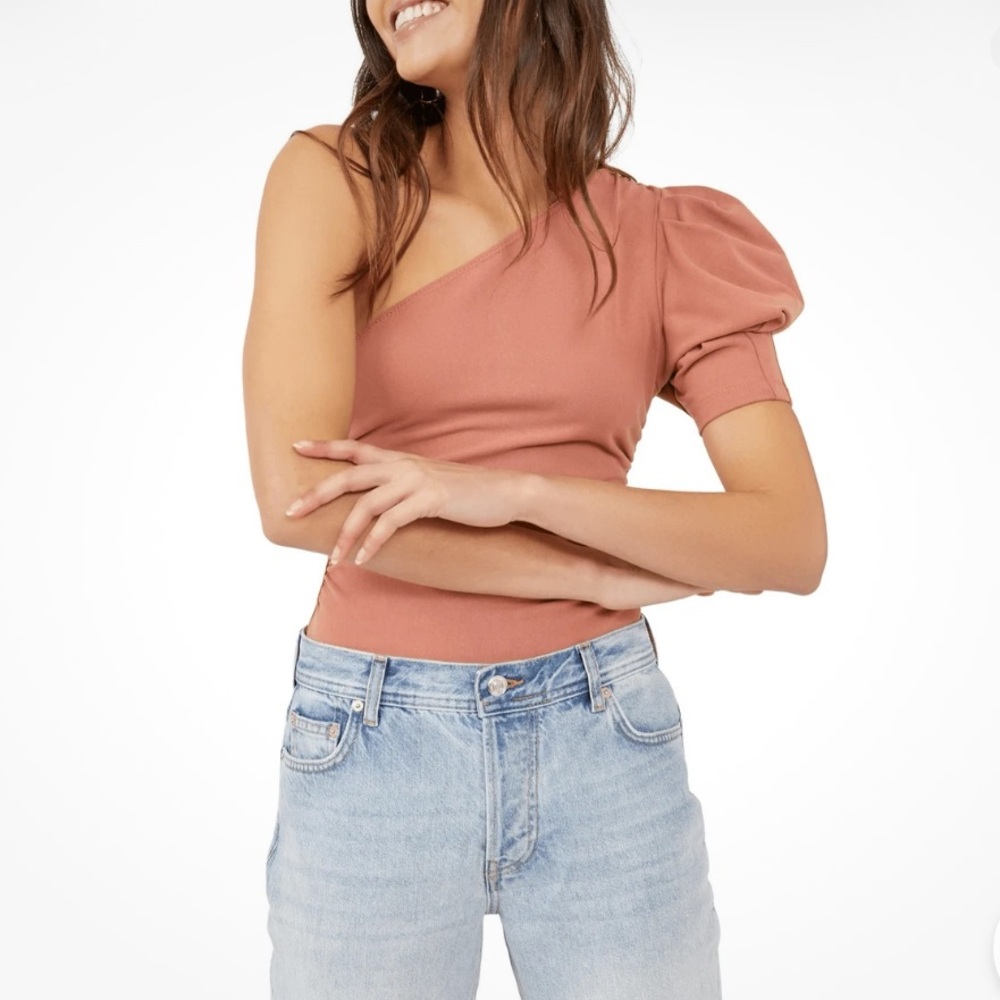 Free People Somethin Bout You One-Shoulder Bodysuit  Puff Sleeve coral mauve S